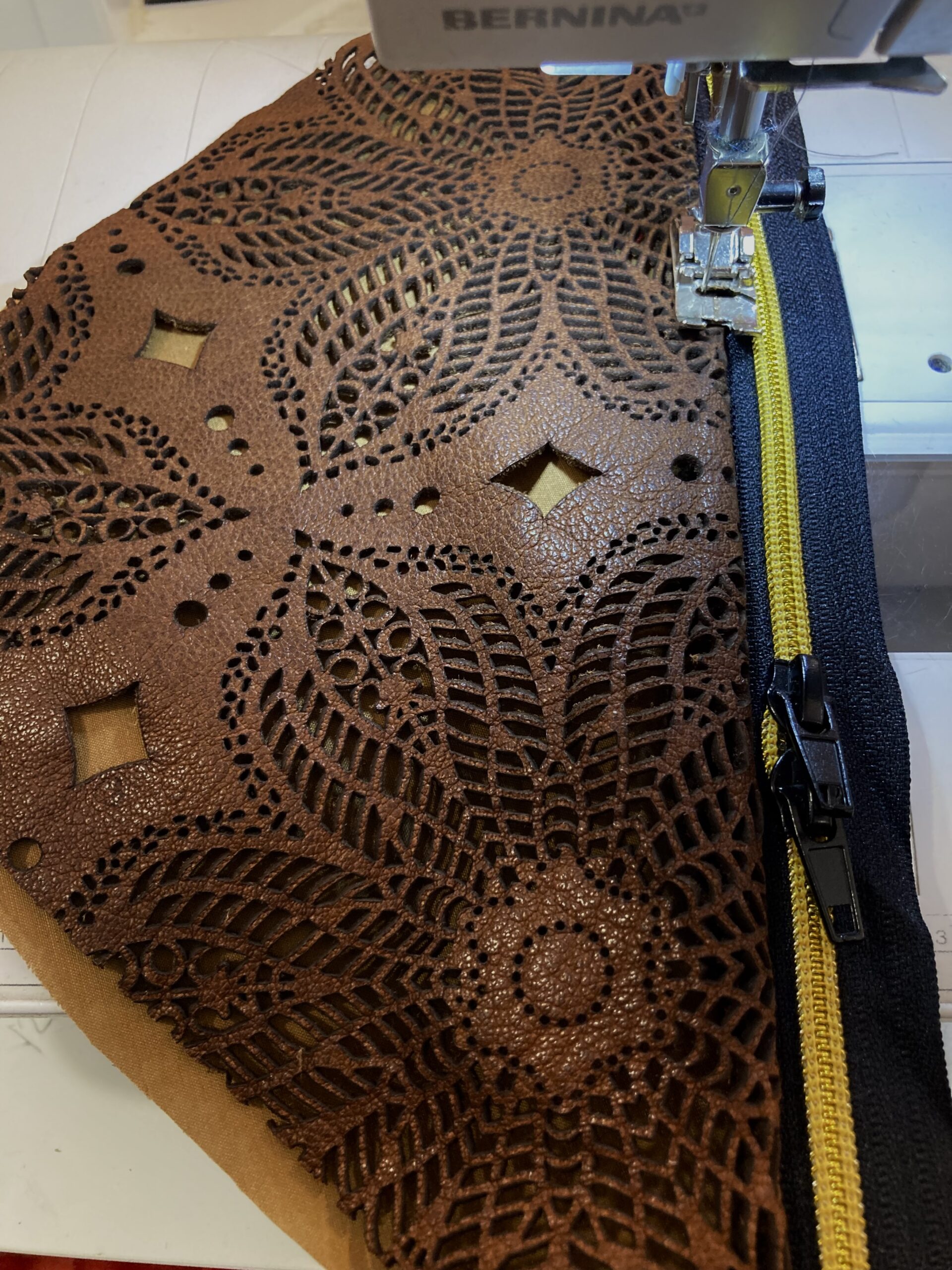 Yodi Body - Banane cuir & laine