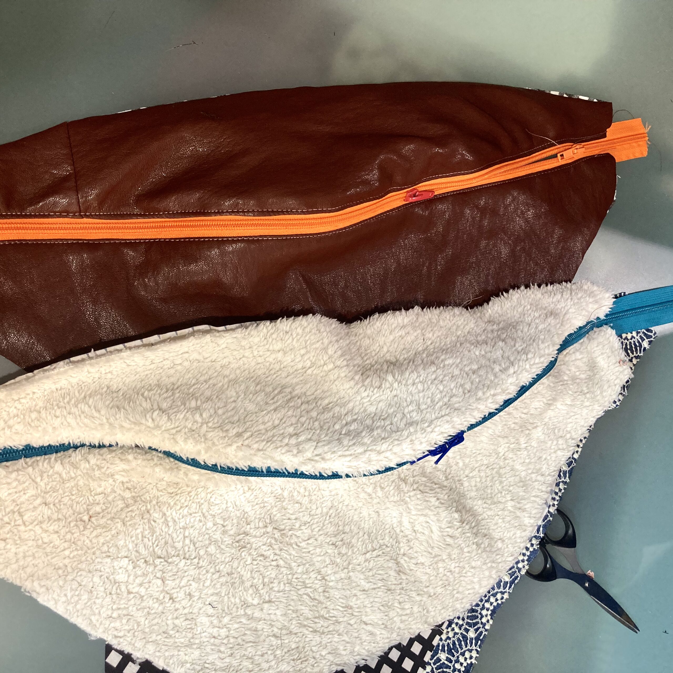 Yodi Body - Banane XXL bouclette-vinyle